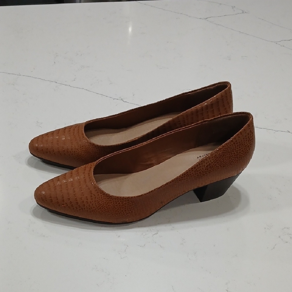 Kim Rogers Tan Textured Heels Sz10 New Whithout Tag Or Box